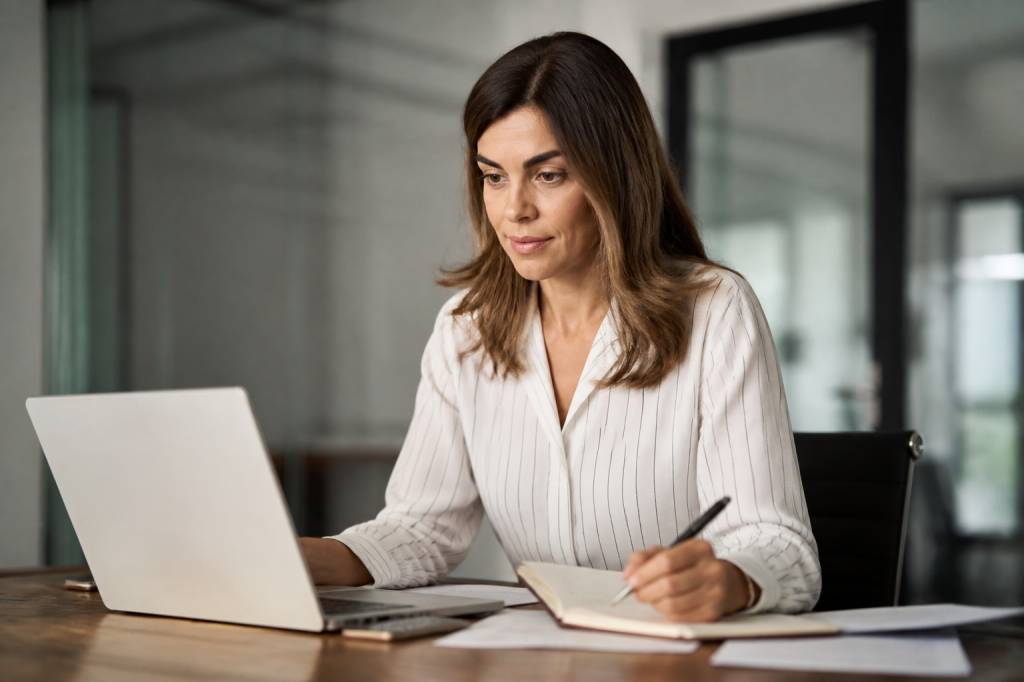Femme d’affaires : stratégies et conseils pour réussir dans le monde entrepreneurial Femme d'affaires : stratégies et conseils pour réussir dans le monde entrepreneurial